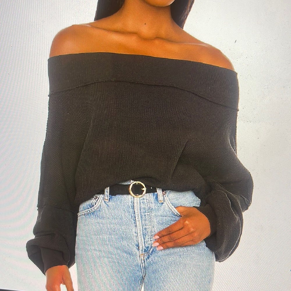 Free people long sleep off the shoulder tee. Only worn a few times